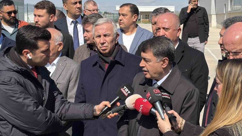 Ankara&rsquo;da boya fabrikasındaki yangın kontrol altına alındı
