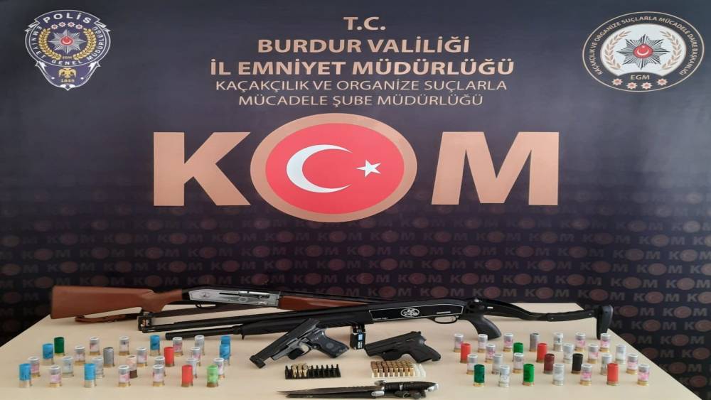 Burdur&rsquo;da 27 adet tarihi eser ve 79 adet sikke ele ge&ccedil;irildi
