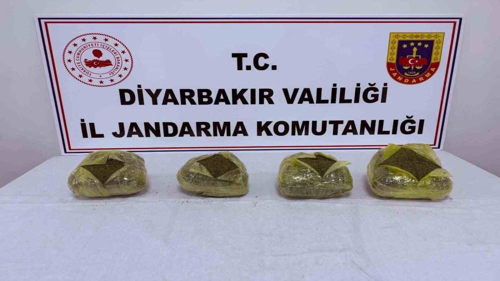 Diyarbakır&rsquo;da 18 ş&uuml;pheliye &rsquo;uyuşturucudan&rsquo; yasal işlem
