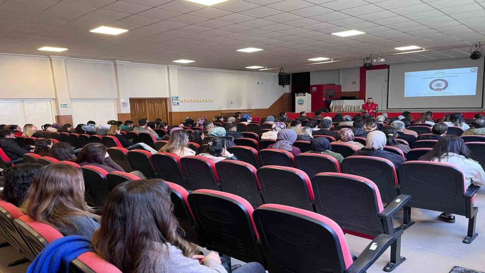 Kars&rsquo;ta 442 &ouml;ğretmene ter&ouml;rle m&uuml;cadele farkındalık eğitimi
