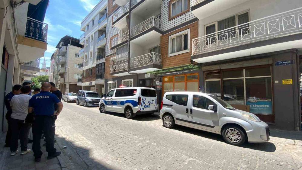 Apartmanı saran k&ouml;t&uuml; kokunun sebebi ceset &ccedil;ıktı
