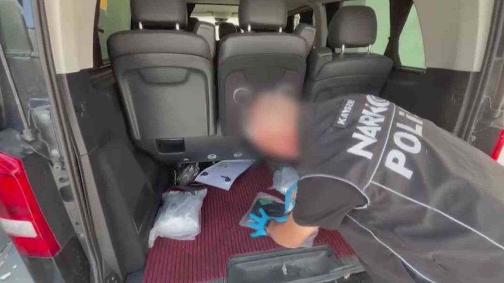 Kayseri&rsquo;de 15 kilo uyuşturucu ele ge&ccedil;irildi
