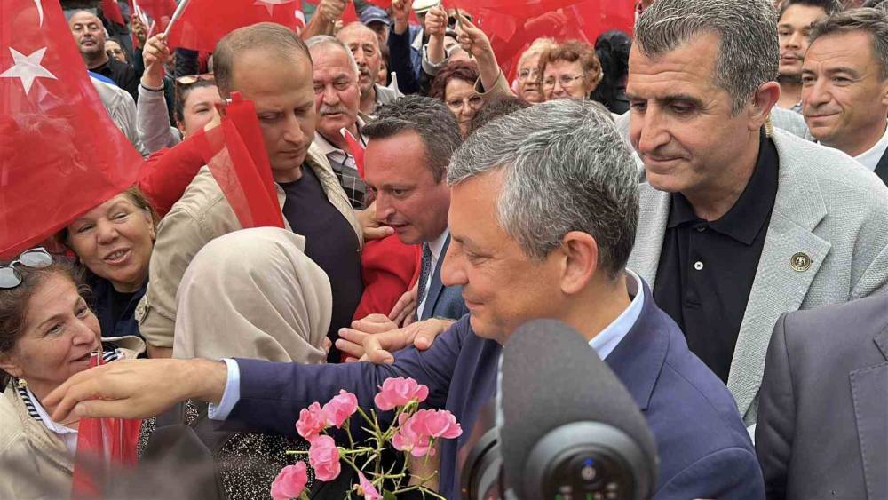 (D&uuml;zeltme) CHP Grup Başkanı &Ouml;zg&uuml;r &Ouml;zel Burdur&rsquo;da
