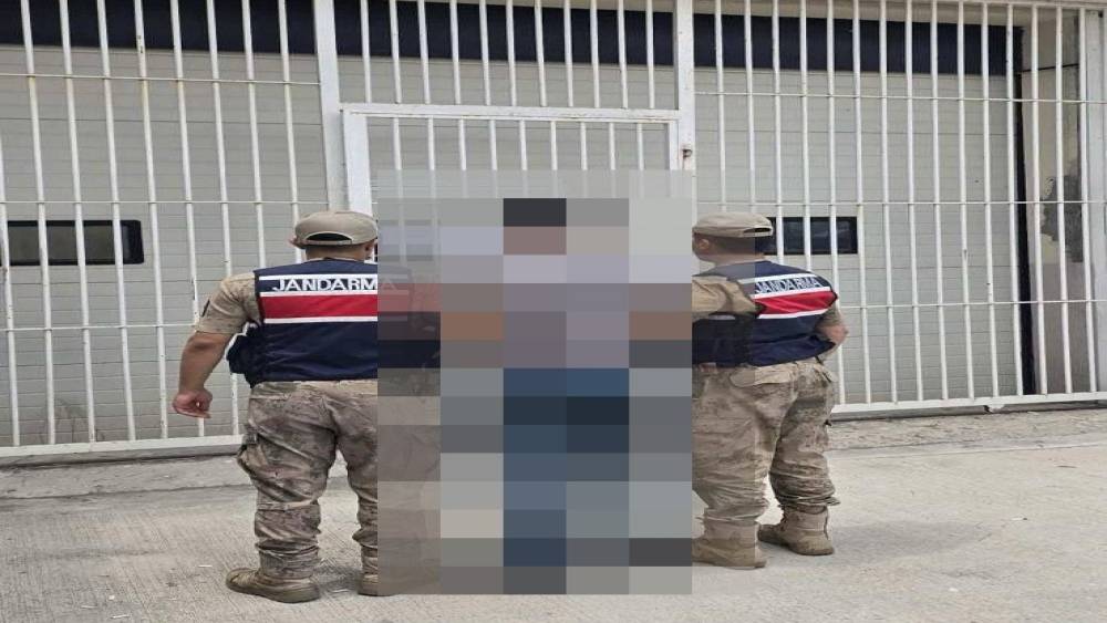 Yakıt &ccedil;alma su&ccedil;undan aranan şahıs yakalandı
