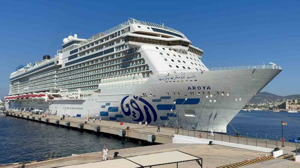 Dev kruvaziyer Bodrum&rsquo;a demirledi
