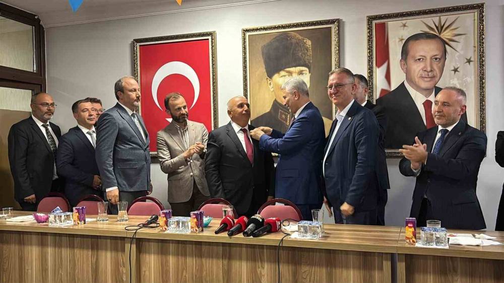 Bakan Bolat: "T&uuml;rkiye, b&ouml;lgesel bir akt&ouml;r olmanın &ouml;tesine ge&ccedil;erek k&uuml;resel &ouml;l&ccedil;ekte s&ouml;z sahibi bir &uuml;lke konumuna y&uuml;kseldi"
