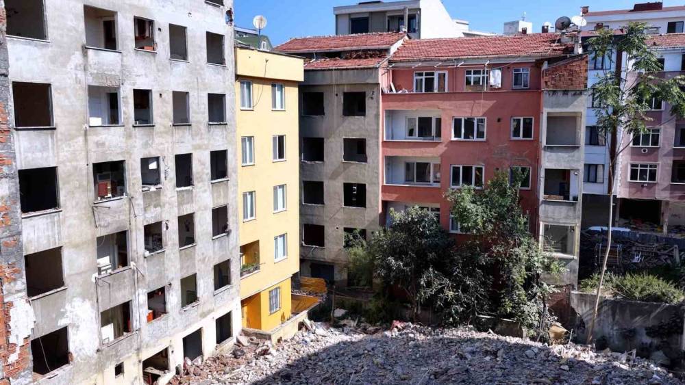 Zeytinburnu sokaklarında yarısı bizden etkisi
