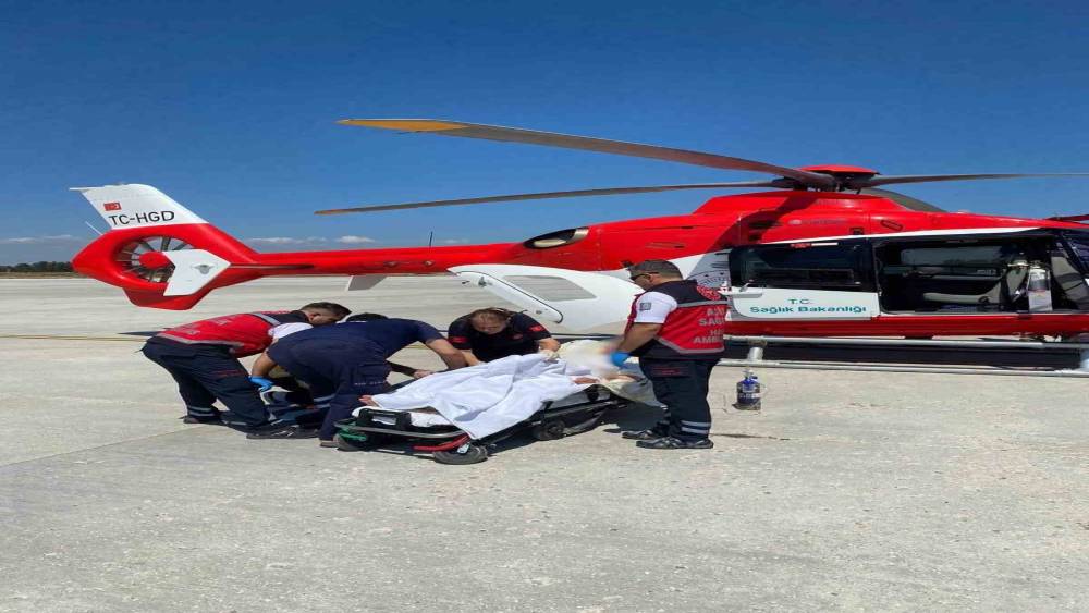 Helikopter ambulans 72 yaşındaki hasta i&ccedil;in havalandı
