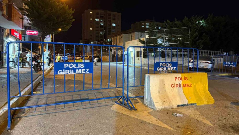 Esenyurt&rsquo;ta yakalanan firari nezarette intihara kalkıştı, hastanede &ouml;ld&uuml;
