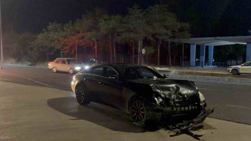 &Ccedil;erkezk&ouml;y-Kapaklı yolunda kaza: 2 yaralı
