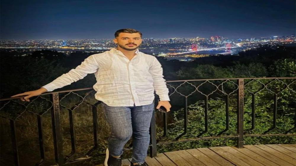 Şanlıurfa&rsquo;da koyun s&uuml;r&uuml;s&uuml;ne &ccedil;arpan otomobilin s&uuml;r&uuml;c&uuml;s&uuml; &ouml;ld&uuml;
