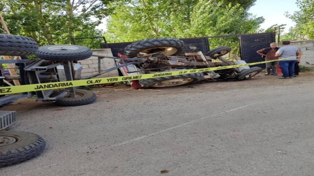 Van&rsquo;da trakt&ouml;r devrildi: 3 yaralı
