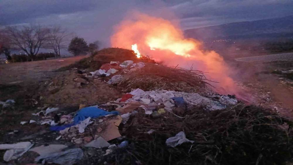 Sarıgöl’de aynı çöplükte ikinci yangın
