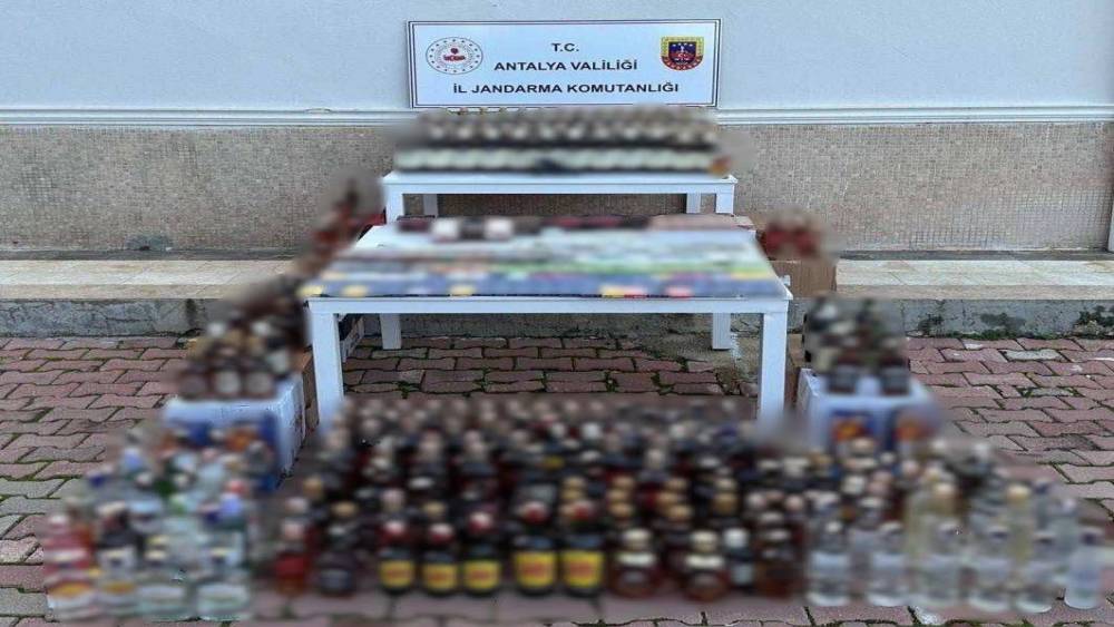 Antalya&rsquo;da 852 litre ka&ccedil;ak alkol ele ge&ccedil;irildi
