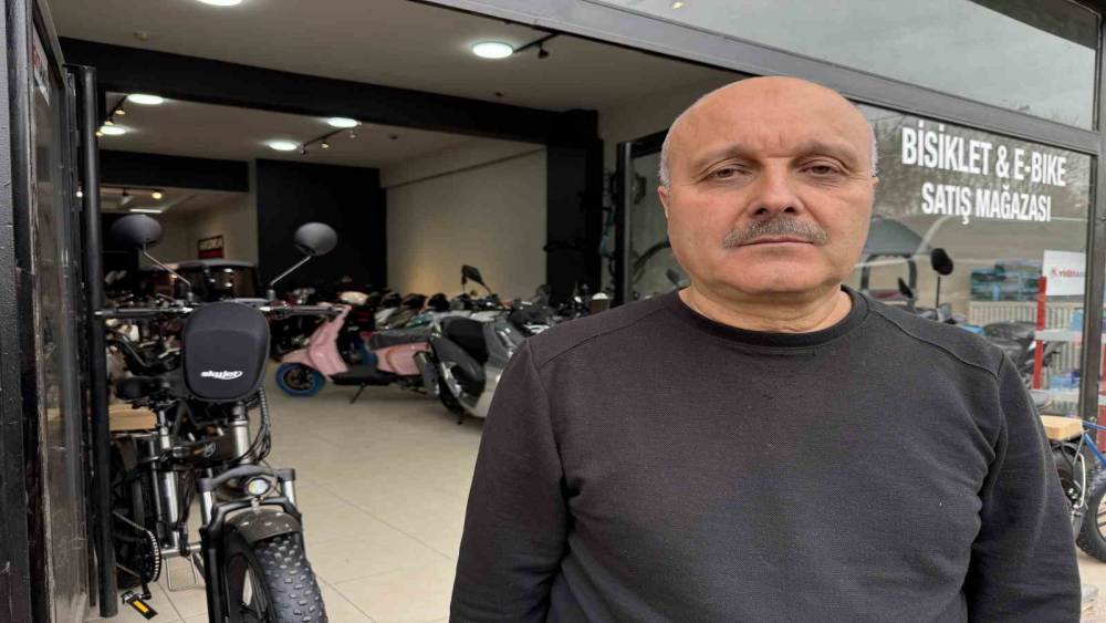 2 bin 600 dolara &lsquo;eski&rsquo; deyip 44 bu&ccedil;uk yerine 40 TL&rsquo;den bozmaya &ccedil;alıştılar
