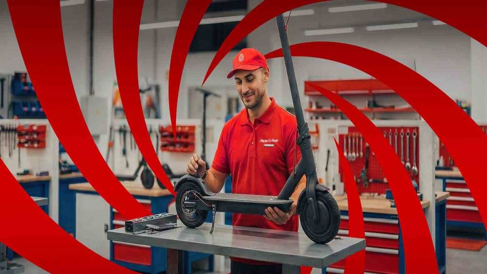 MediaMarkt T&uuml;rkiye&rsquo;den elektrikli scooter bakım hizmeti

