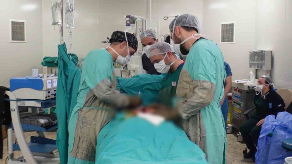 Do&ccedil;. Dr. Anıl Agar&rsquo;dan kamburluk uyarısı
