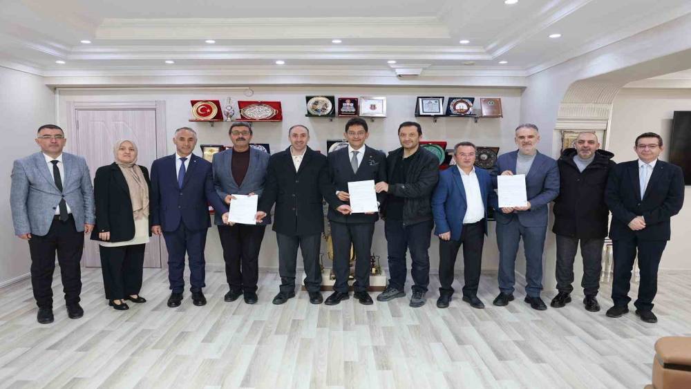 Başkan Oral: "Birliktelik ve k&uuml;melenme ile Erzurum ticaretine yeni bir ufuk a&ccedil;ıyoruz"
