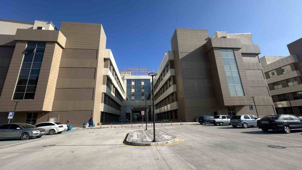 Erzincan&rsquo;da bazı branşlarda doktor eksikliği g&uuml;ndemde
