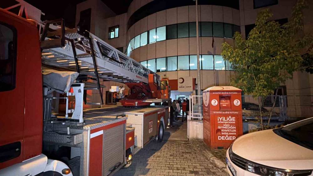 D&uuml;zce&rsquo;de huzurevinde yangın: 54 kişi tahliye edildi

