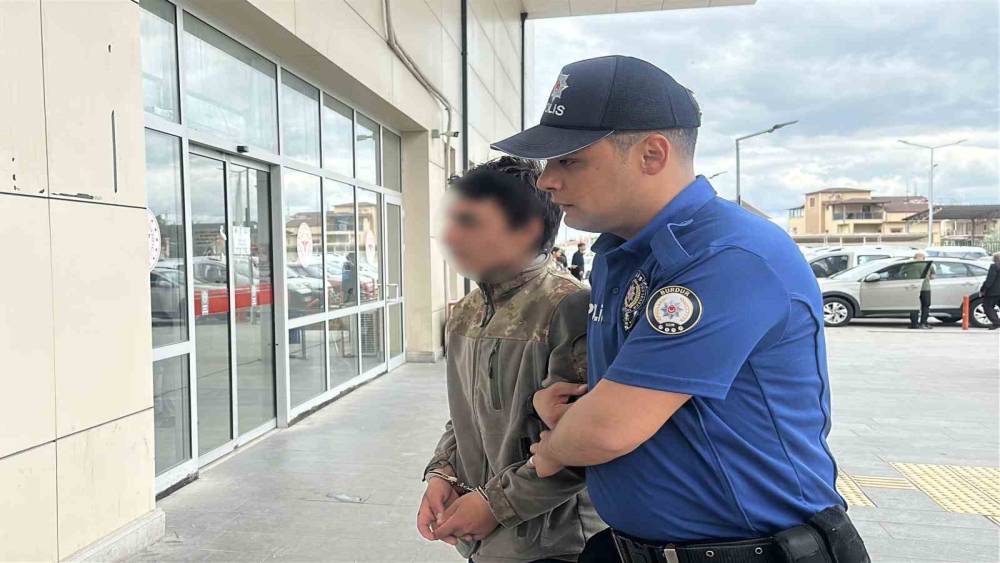 Ge&ccedil;tiğimiz hafta duraktan taksiyi &ccedil;almaya &ccedil;alışıp yakalandı, bu sefer evini yaktı

