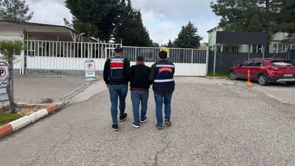 Gaziantep&rsquo;te jandarmadan yasadışı bahis operasyonu: 2 şahıs tutuklandı
