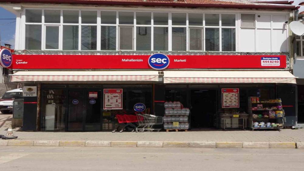 Baba-oğulun mahalle bakkalından Se&ccedil; Market&rsquo;e uzanan 40 yıllık yolculuğu
