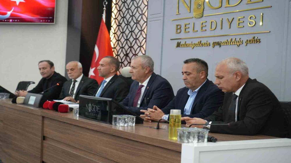 Başkan &Ouml;zdemir&rsquo;den ulaşım a&ccedil;ıklaması: "Vatandaşımızın mağdur edilmesine izin vermeyeceğiz"
