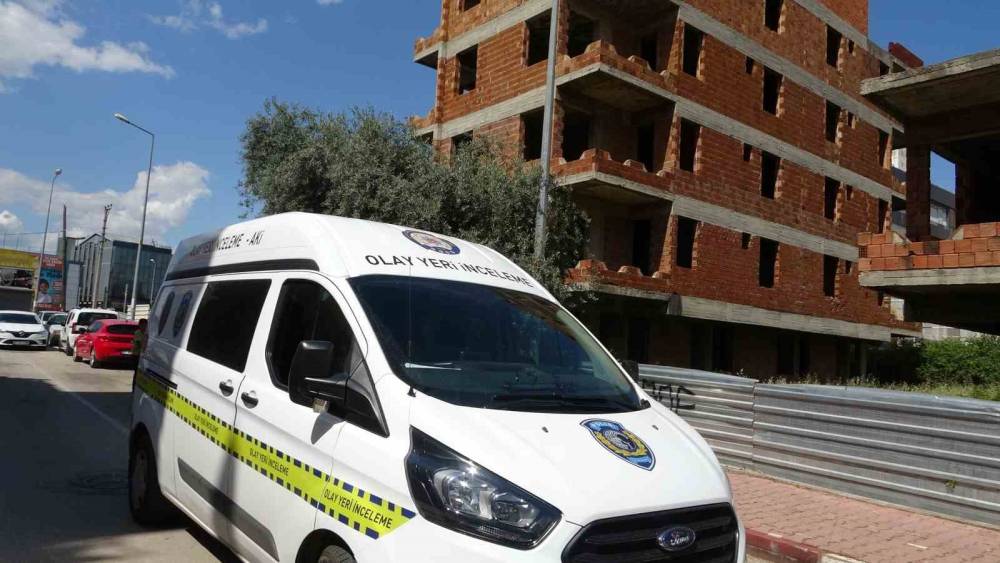 Yıllardır yapımı tamamlanmayan inşaatta erkek cesedi bulundu
