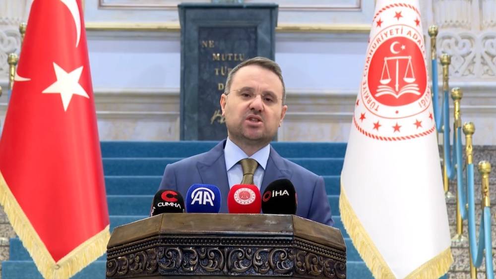 Bakan G&uuml;rlek: "(Mutlak butlan kararı) Verilen bu karar, vatandaşlarımızın demokrasiye olan g&uuml;venini pekiştiren bir karardır"

