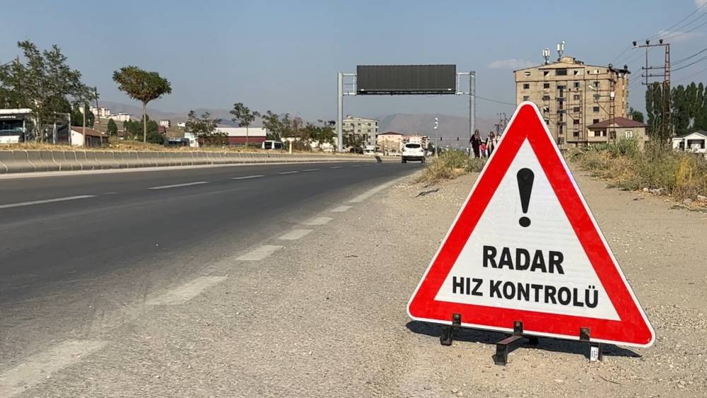 Y&uuml;ksekova&rsquo;da trafikte hız denetimi
