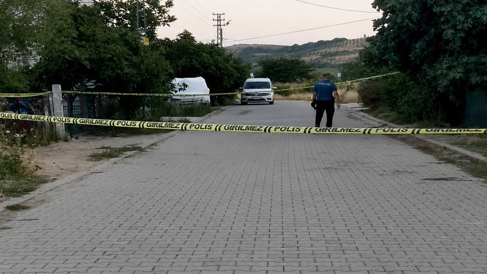 Muratlı&rsquo;da feci kaza: Kargo aracının &ccedil;arptığı bir &ccedil;ocuk &ouml;ld&uuml;, 1 &ccedil;ocuk ağır yaralı
