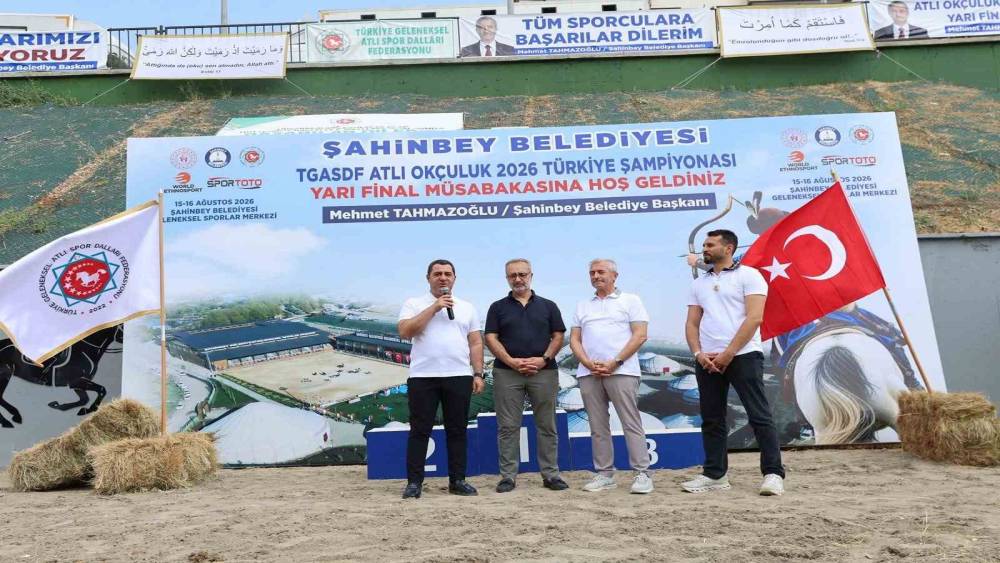 Bozgeyik, sporun ve eğitimin şehri Gaziantep i&ccedil;in saha temasları aralıksız s&uuml;r&uuml;yor
