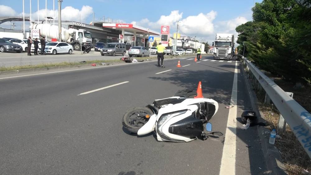 Motosiklet ile elektrikli bisiklet &ccedil;arpıştı: 2 yaralı
