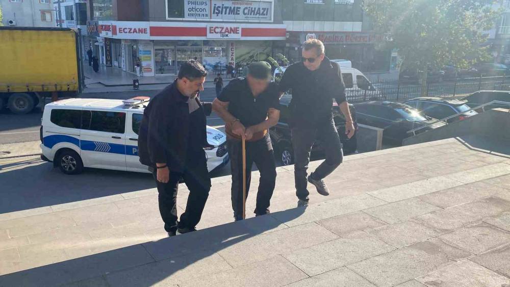 Eşini &ouml;ld&uuml;ren 78 yaşındaki &Uuml;nl&uuml;, hakim karşısında
