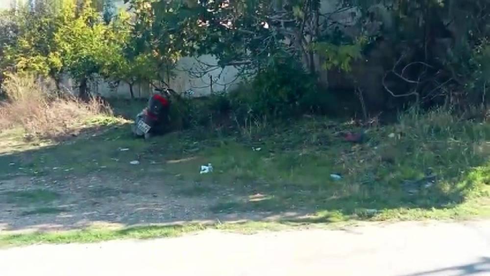 Antalya&rsquo;da motosiklet devrildi: 2 yaralı
