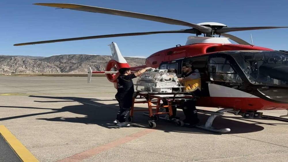 Silopi&rsquo;de hasta bebek i&ccedil;in helikopter ambulans havalandı
