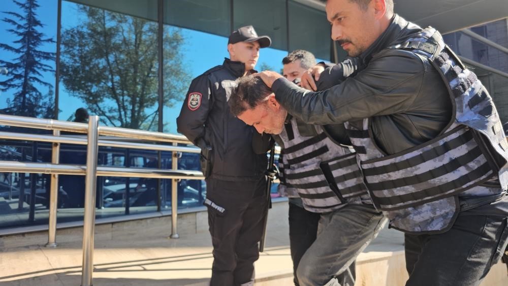 Zonguldak&rsquo;ta eşini ve ona yardım etmek isteyen genci vuran ş&uuml;pheli tutuklandı
