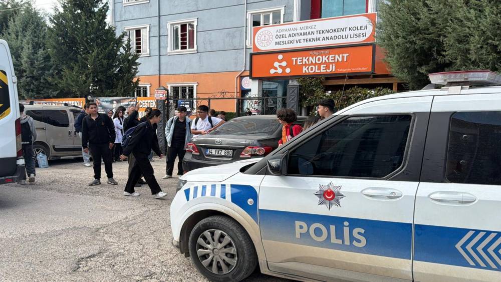 &Ouml;zel okulda 5. kattan atladığı iddia edilen &ouml;ğrenci hayatını kaybetti

