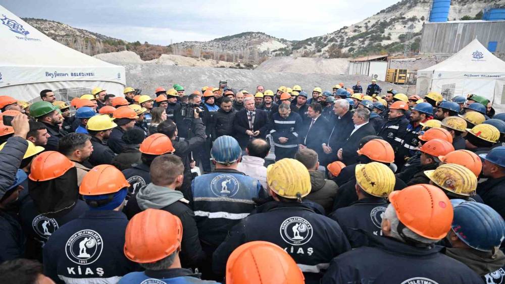 Mansur Yavaş’tan grevdeki maden işçilerine destek ziyareti
