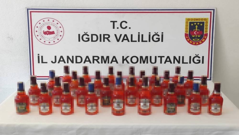 Iğdır&rsquo;da 40 litre ka&ccedil;ak viski ele ge&ccedil;irildi

