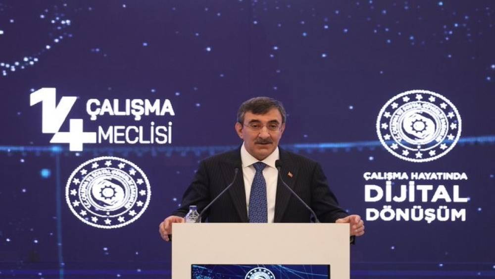 Bakan Işıkhan:Dijitalleşmeyi daha nitelikli işlerin oluşturulması i&ccedil;in b&uuml;y&uuml;k bir fırsat olarak g&ouml;rmeliyiz"