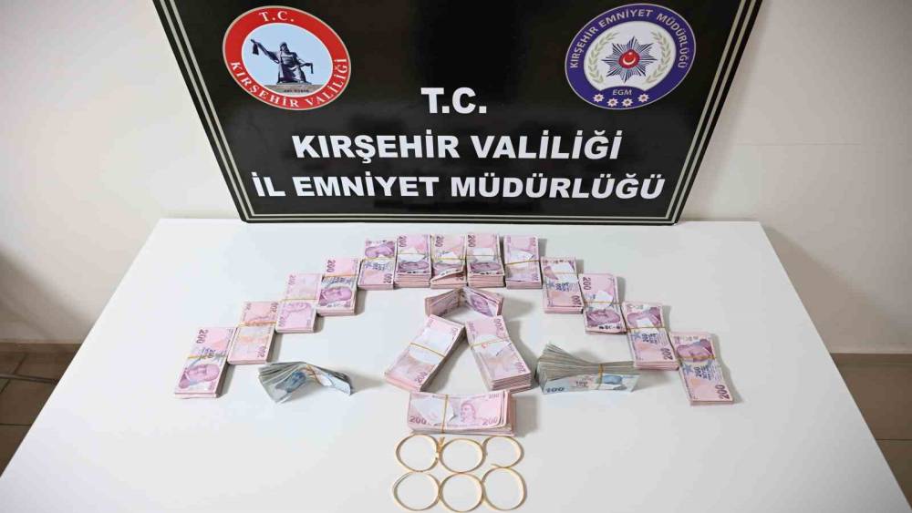 D&uuml;ş&uuml;k ayar altın bozdurma operasyonu: 3 g&ouml;zaltı
