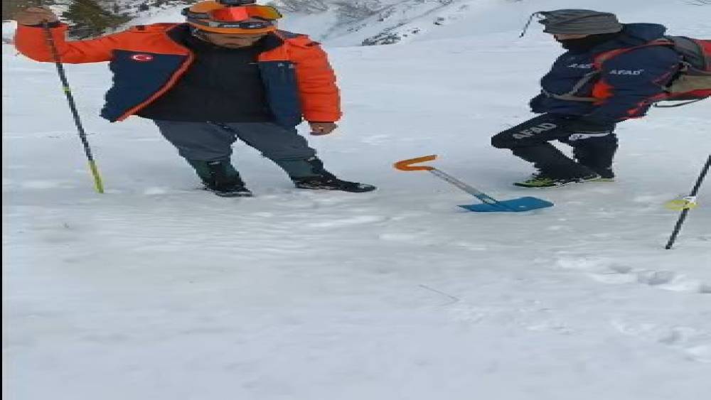 53 g&uuml;nd&uuml;r &ccedil;ığ altında bulunan kayıp &ccedil;oban i&ccedil;in &ccedil;ığ riskinin ortadan kalkması bekleniyor
