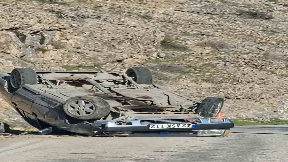 Kontrolden &ccedil;ıkan otomobil ters d&ouml;nd&uuml;
