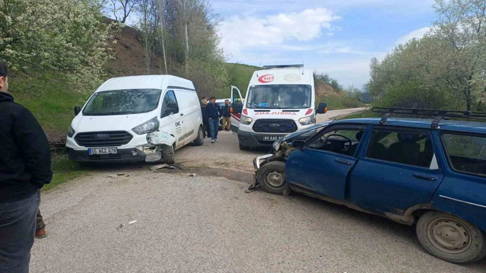 Tokat&rsquo;ta trafik kazası: 4 yaralı
