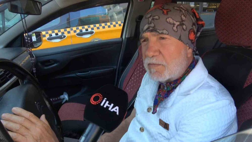 Su&ccedil; makinesinin satırlı saldırısından anlık refleksle kurtulan taksici: "Geri &ccedil;ekilmesem kellem gitmişti"
