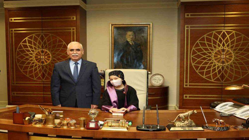 AYM Başkanı &Ouml;zkaya, l&ouml;semi tedavisi g&ouml;ren &ccedil;ocukları misafir etti
