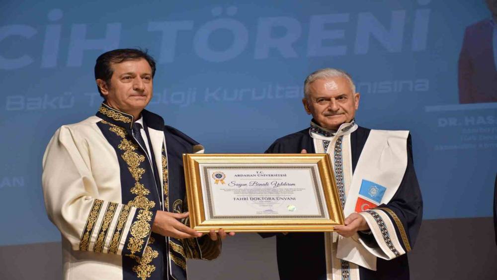 Binali Yıldırım&rsquo;a fahri doktora &uuml;nvanı verildi
