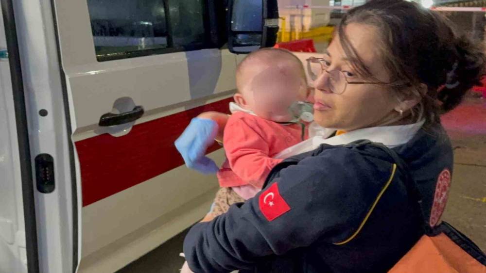 Samsun&rsquo;da ev yangını: Anne ve 6 aylık bebeği hastanelik oldu
